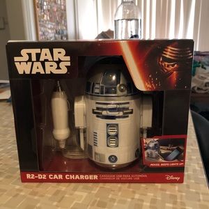 NEW Star Wars R2D2 Car Charger Disney